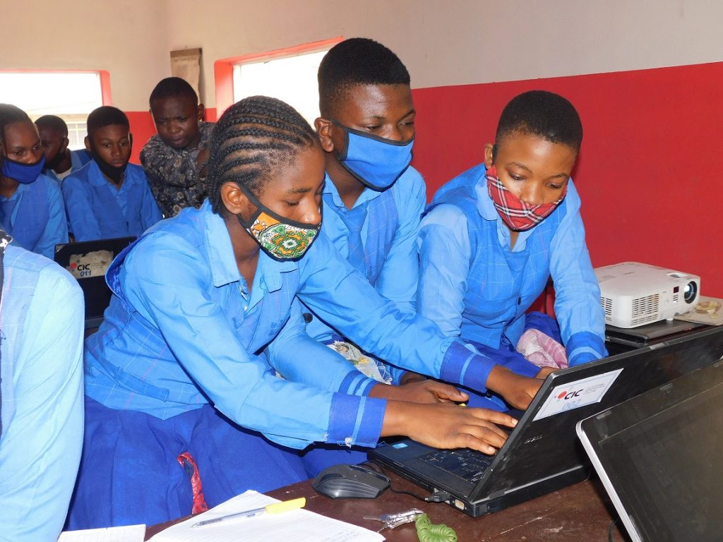 computer programming STEM class at clintonel